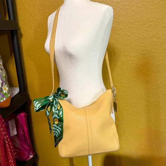 Vintage Coach Legacy Slim Duffle & Wristlet Set - Butter Yellow - 9326 - Picture 2 of 14